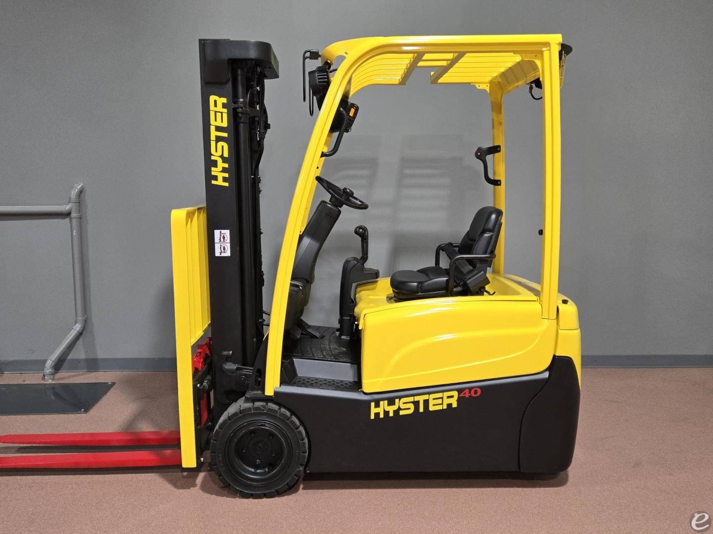 2017 Hyster J40XNT Electric Forklif...