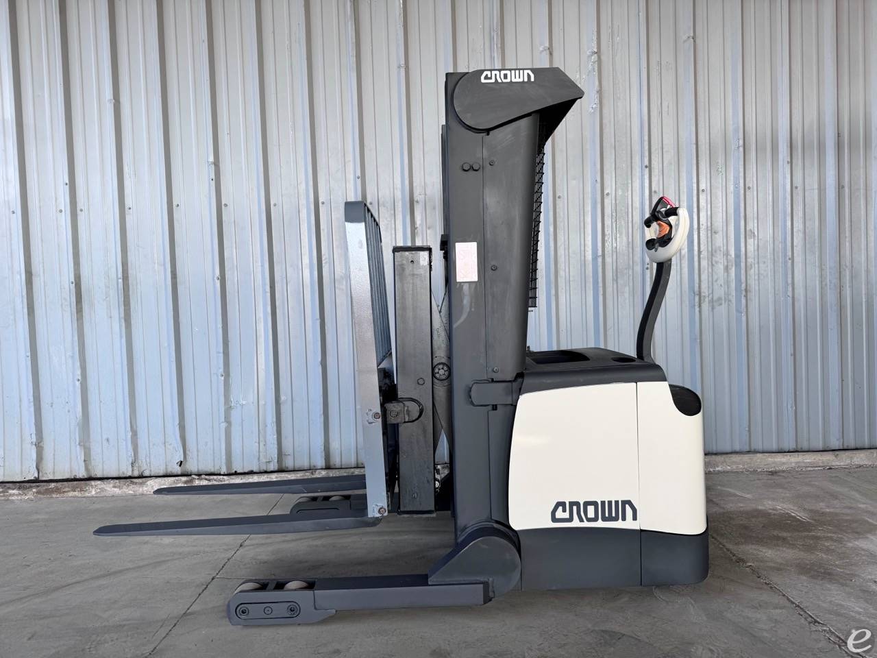 2011 Crown SHR5540-35 Electric Forklift - 123Forklift