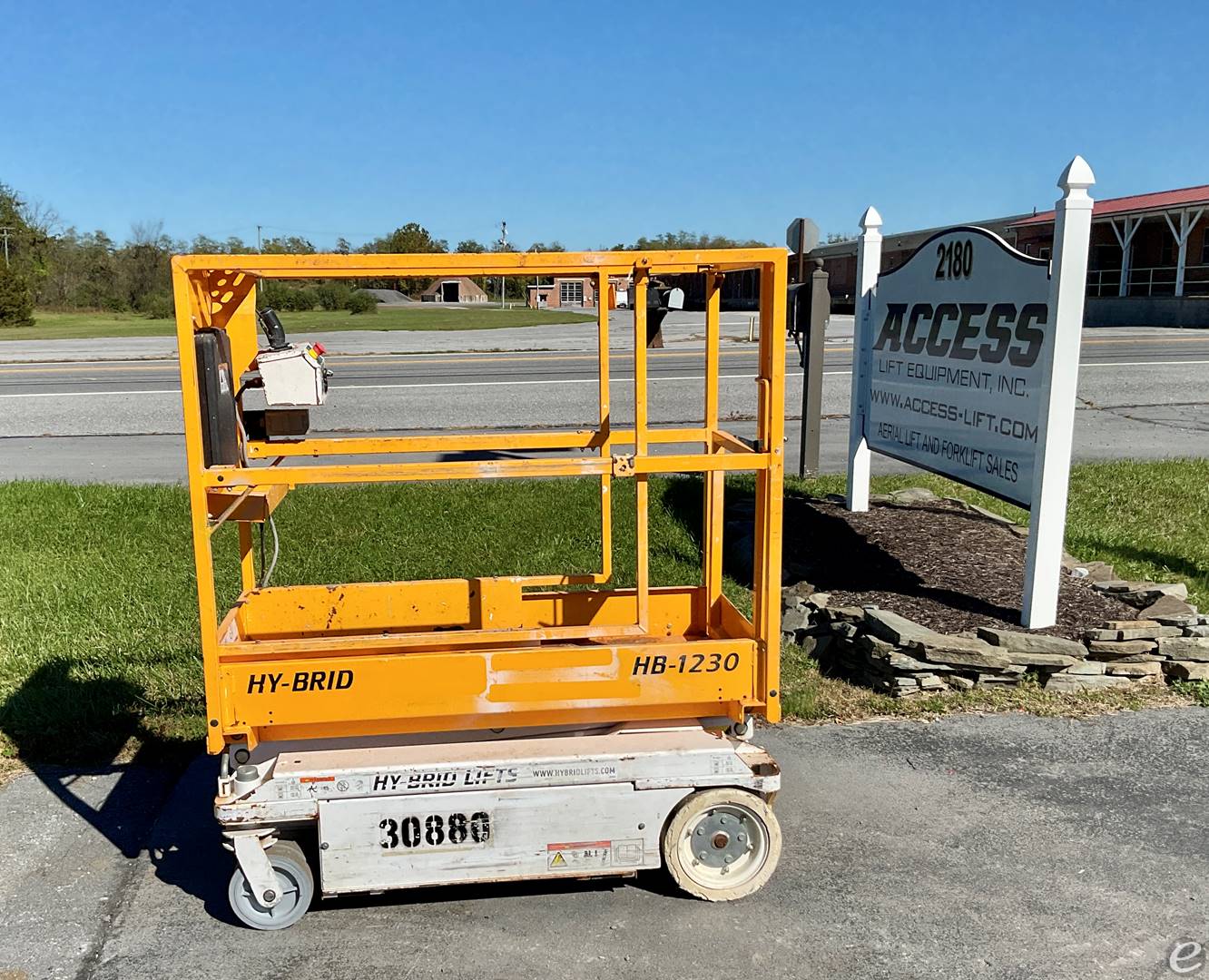 2017 Hy-Brid Lifts HB1230S3