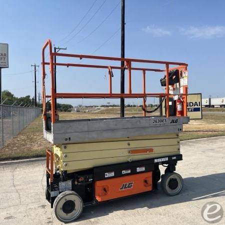 2012 JLG 2630ES