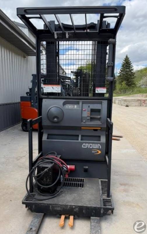 2016 Crown SP3500-30