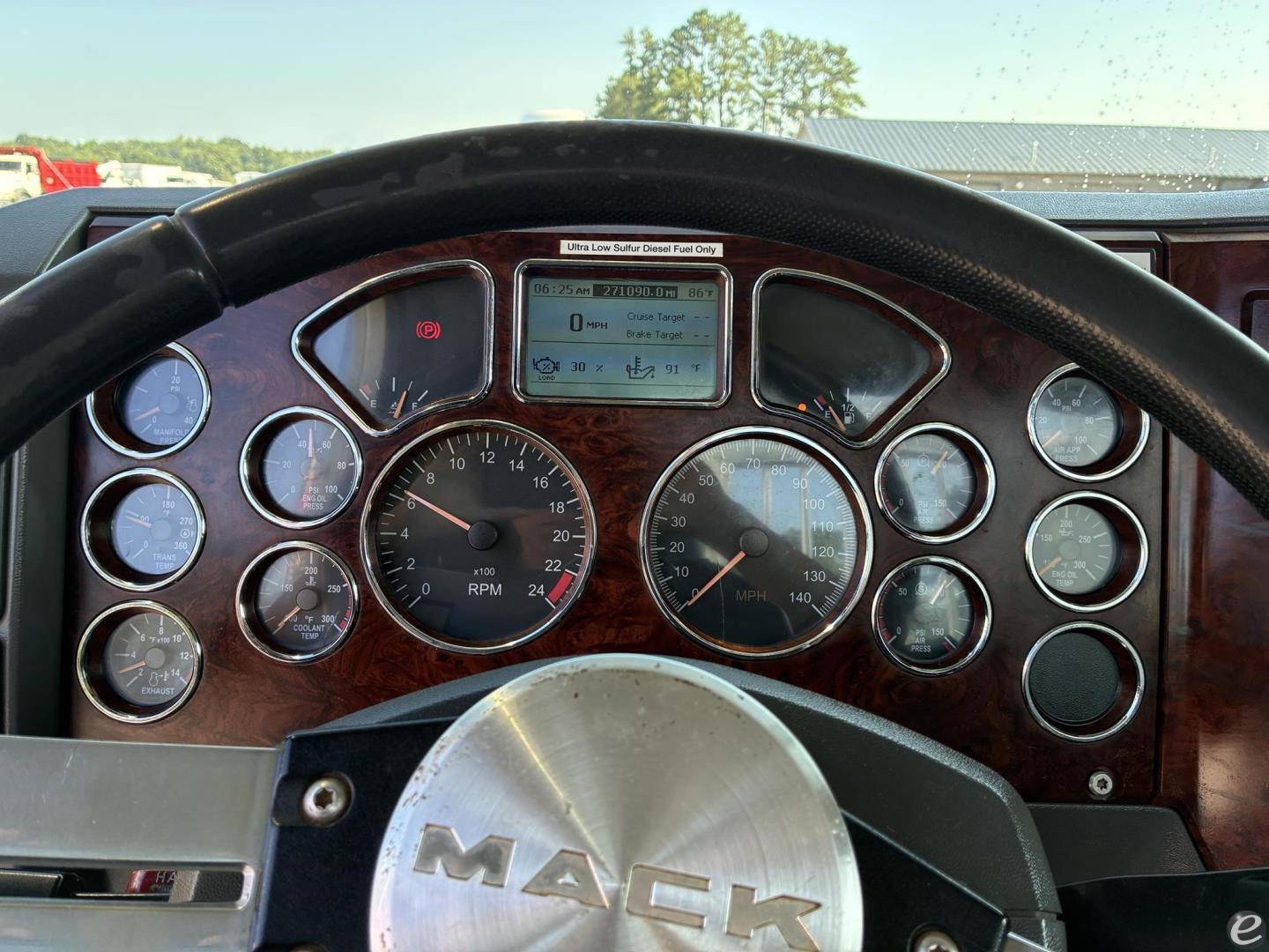 2015 Mack PINNACLE CHU613