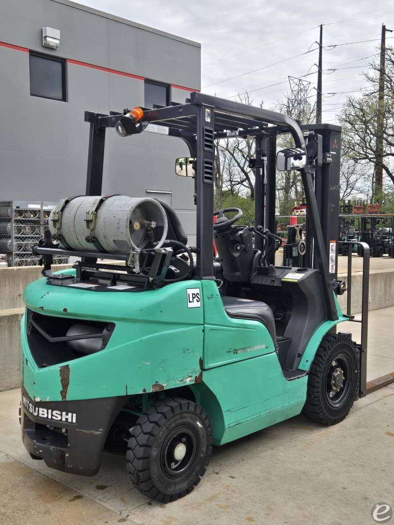 2020 Mitsubishi FG25N