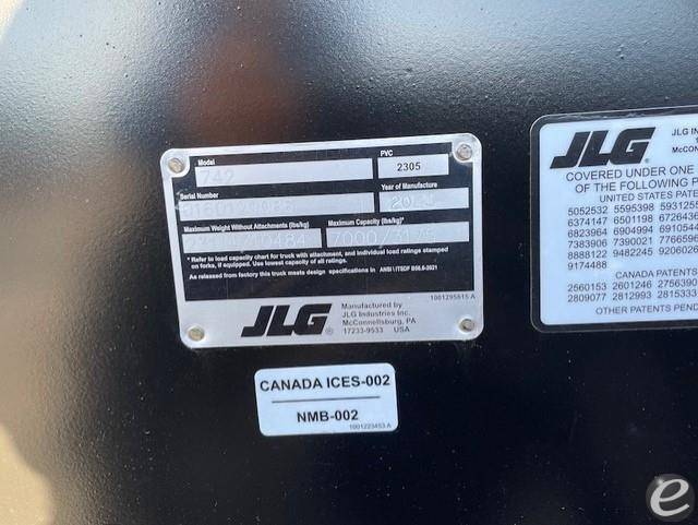 2023 JLG 742
