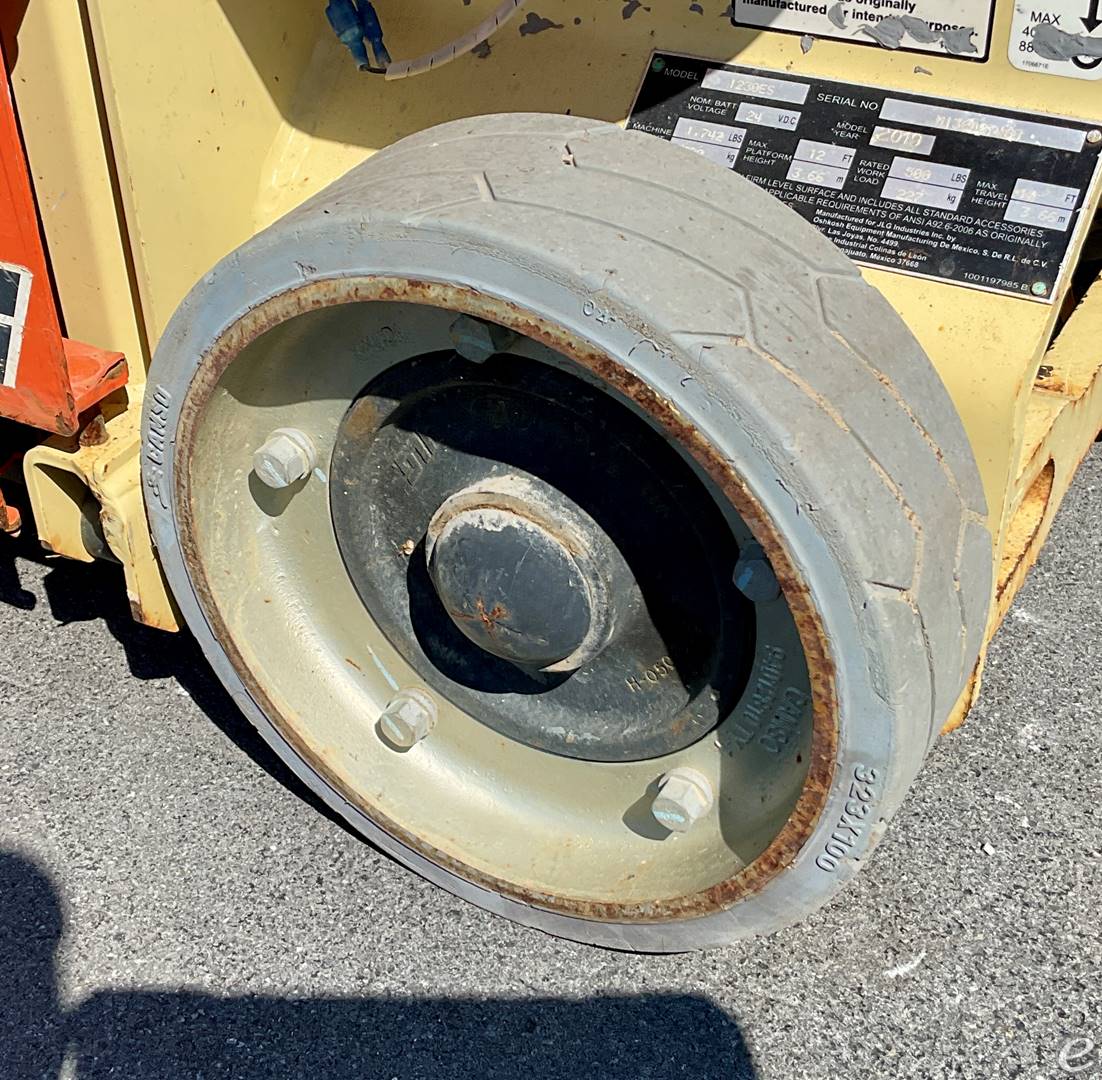 2019 JLG 1230ES