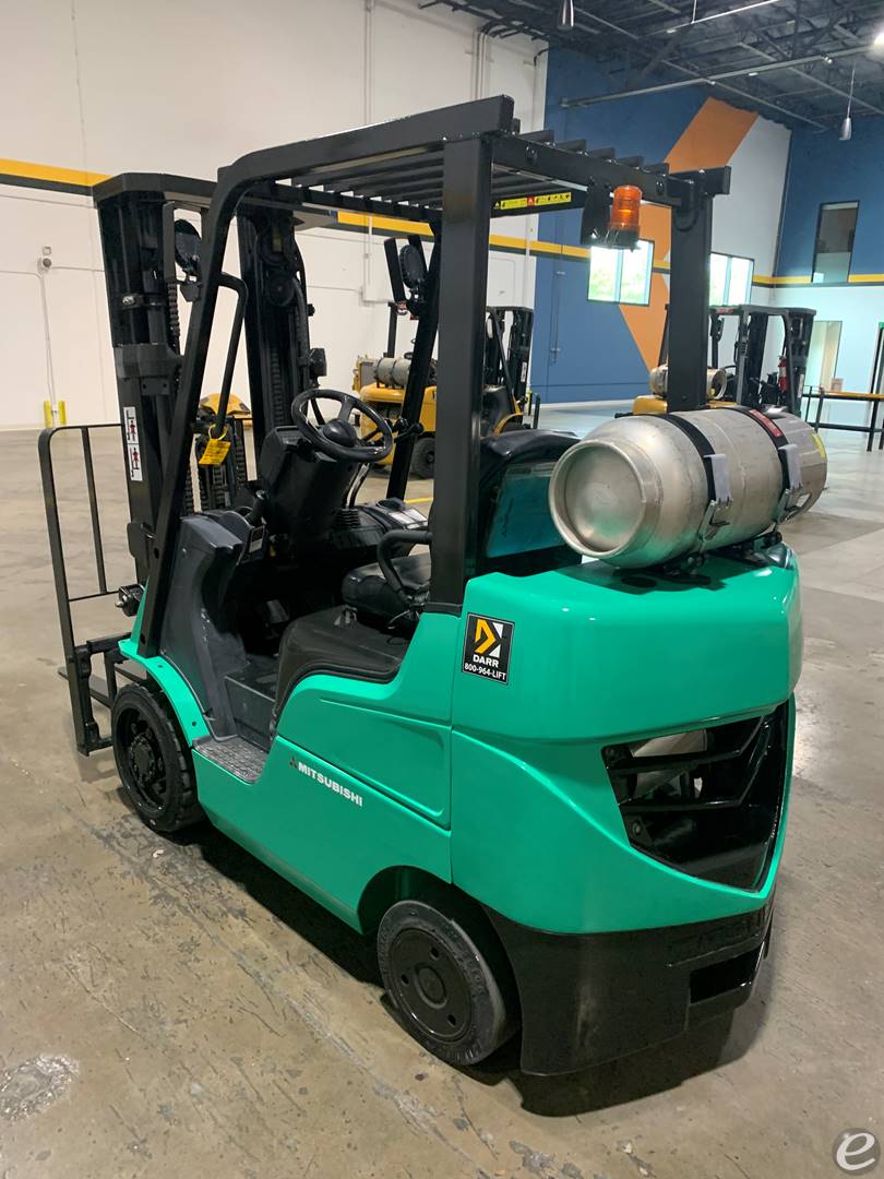 2015 Mitsubishi FGC25N