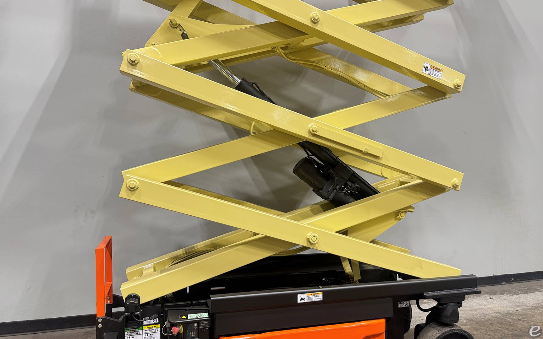 2017 JLG 2632ES