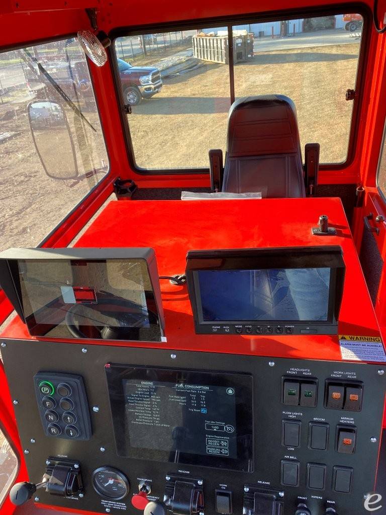 2025 Shuttlewagon SWX525