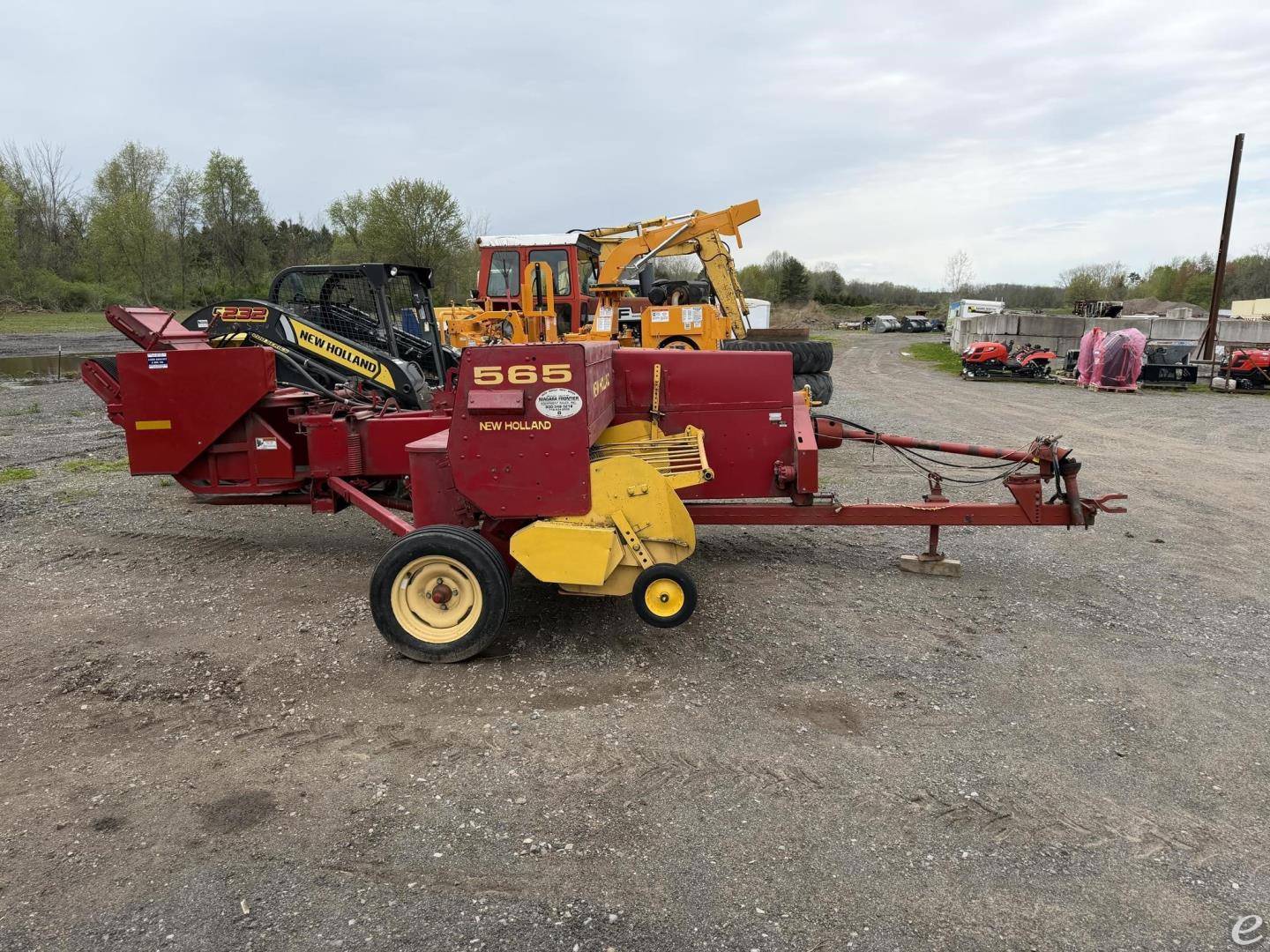 1999 New Holland 565
