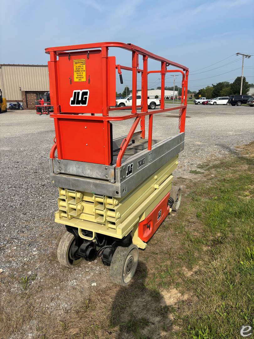 2005 JLG 2030ES