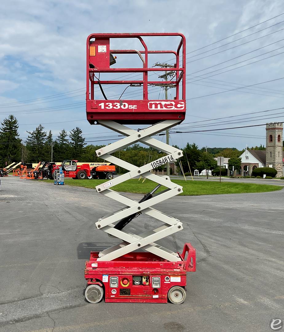 2017 JLG 1330SE