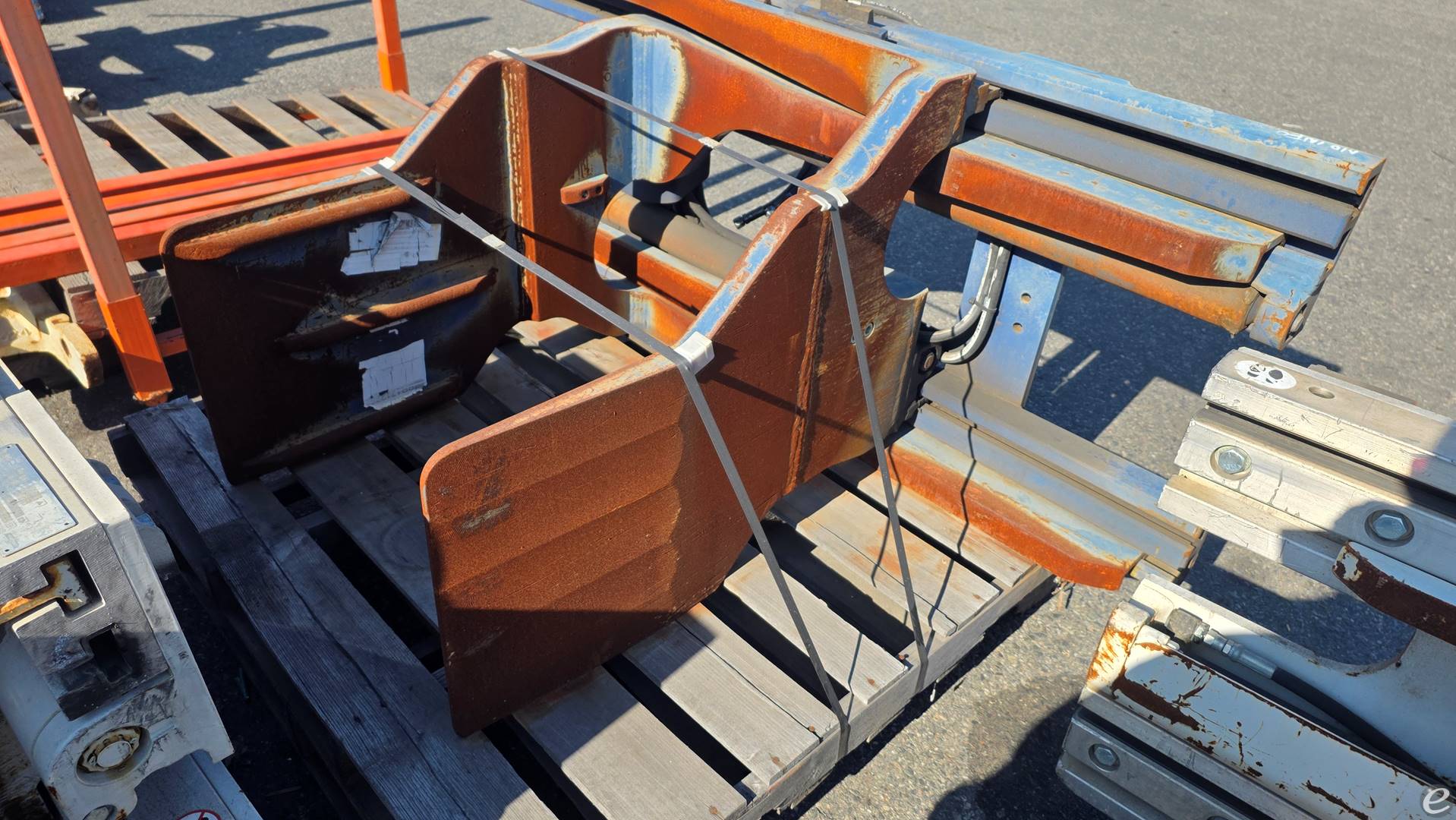 2014 Rightline LBM151