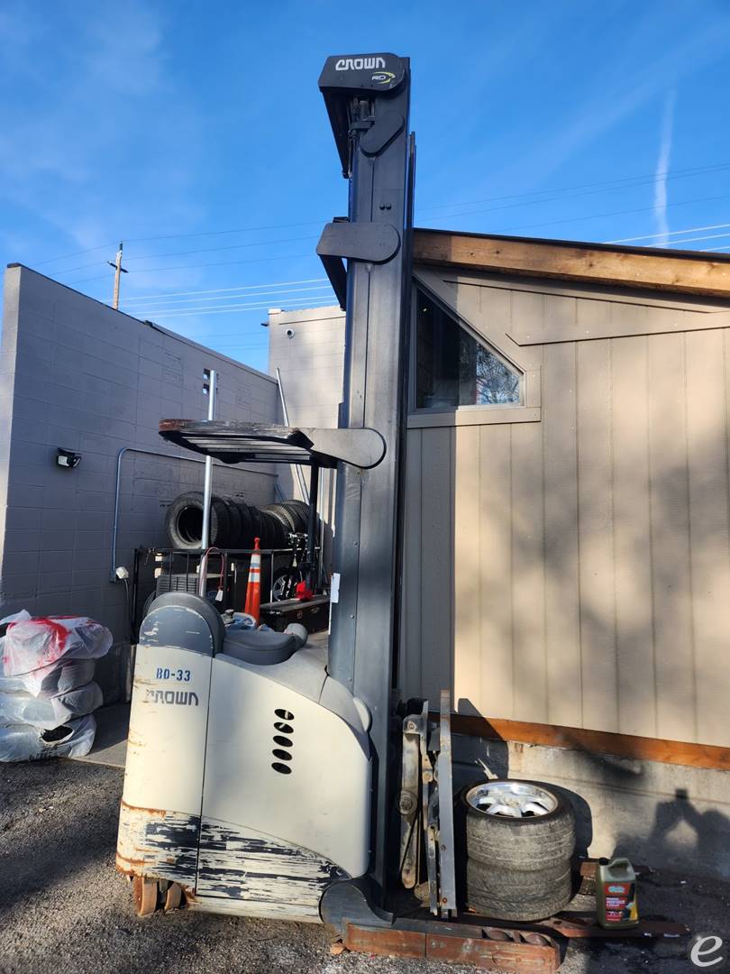 2012 Crown RD5795S-30	 Electric Rea...