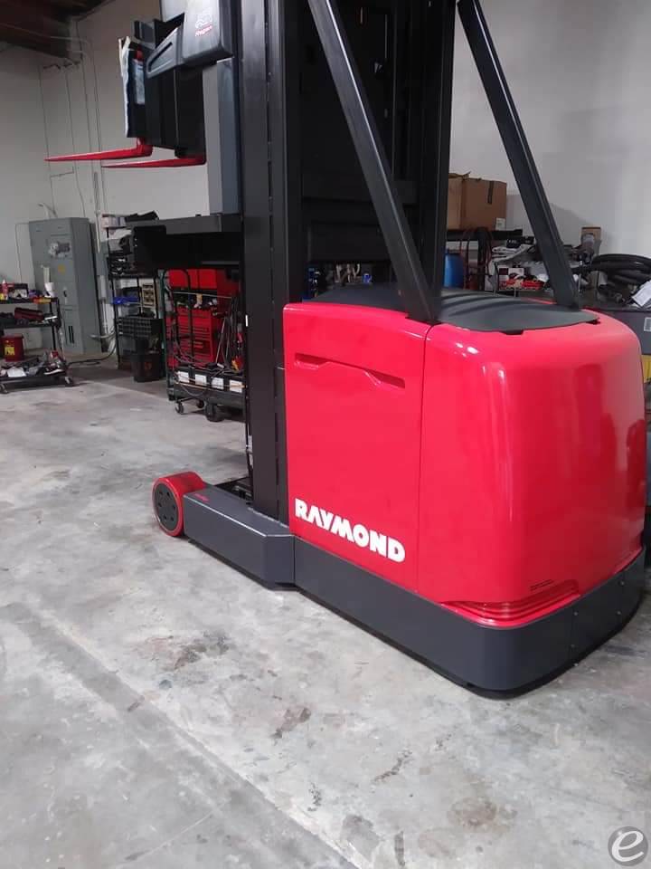 2008 Raymond SA-CSR30T Electric Man Up Swing Reach Turret         Forklift - 123Forklift