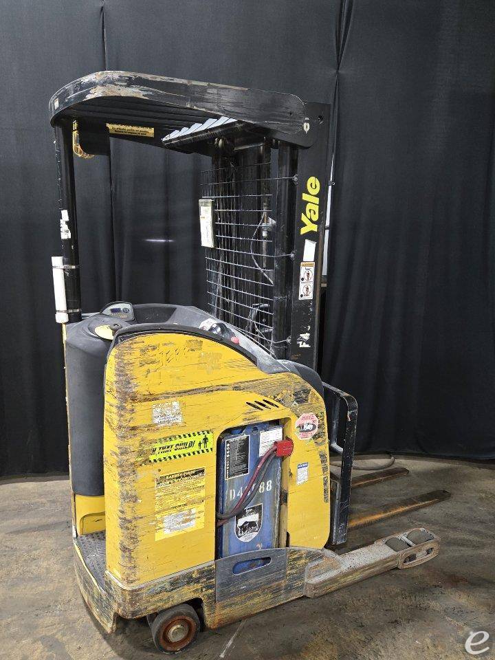 2016 Yale NR040DB