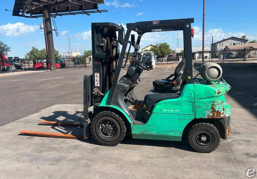 2020 Mitsubishi FG25N