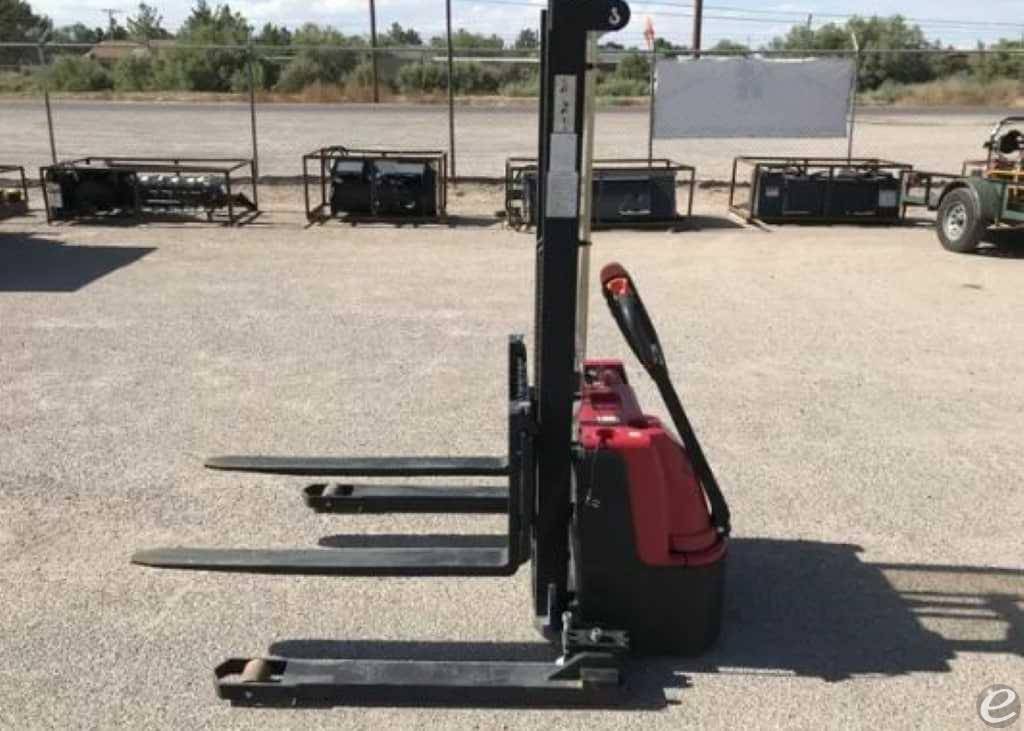  Dayton 21XU83 Electric Forklift