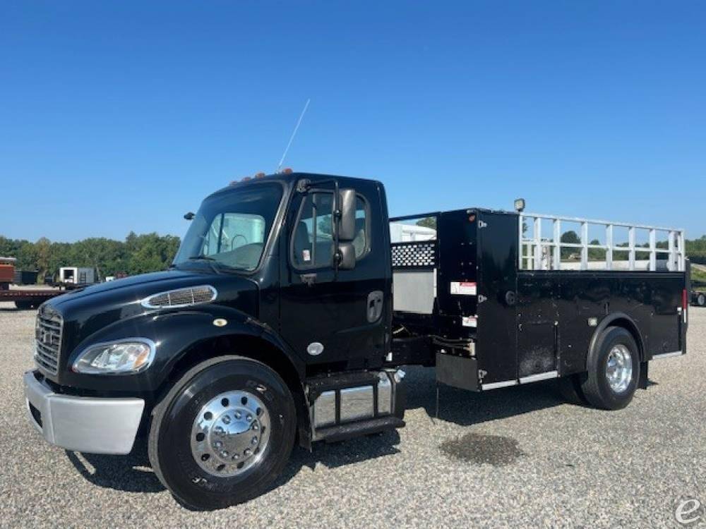 2017 Freightliner BUSINESS CLASS M2 106