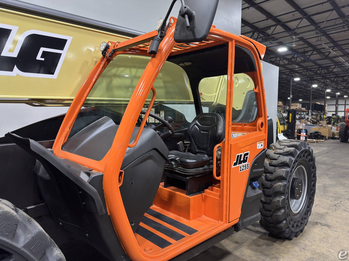 2017 JLG 1255