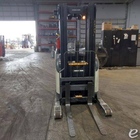 2018 Crown RR5725-45