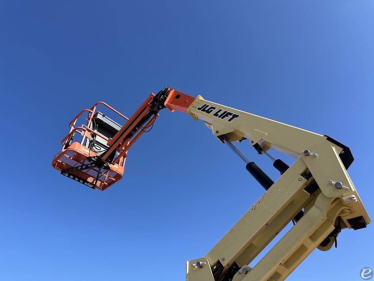 2018 JLG E300AJP