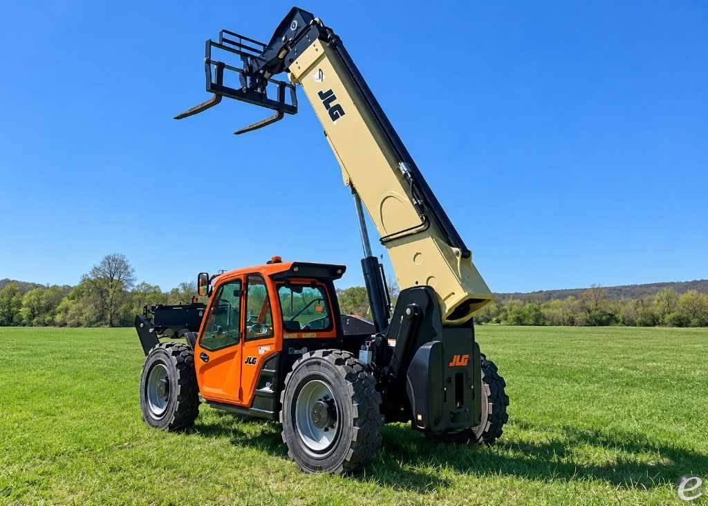 2026 JLG 1055