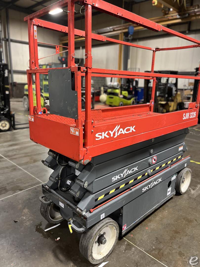 2017 Skyjack 3226