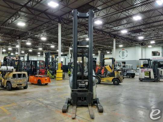 2009 Crown RR5225-45 Electric Reach Truck - 123Forklift