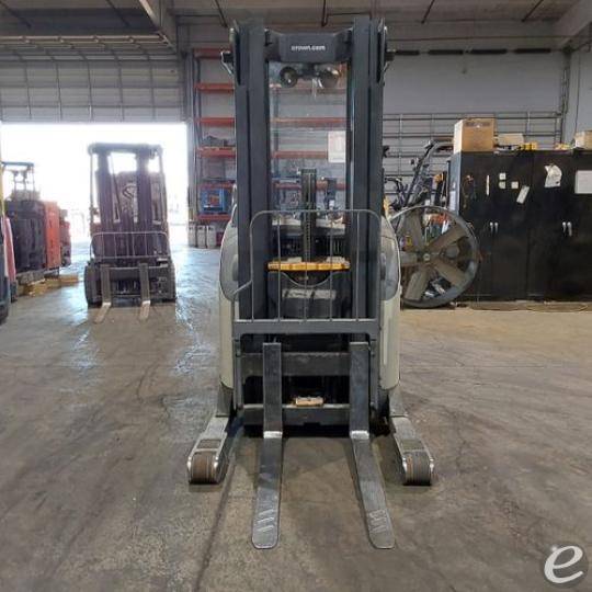 2016 Crown RR5725-45