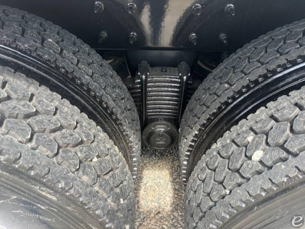 2018 Mack GRANITE GU713