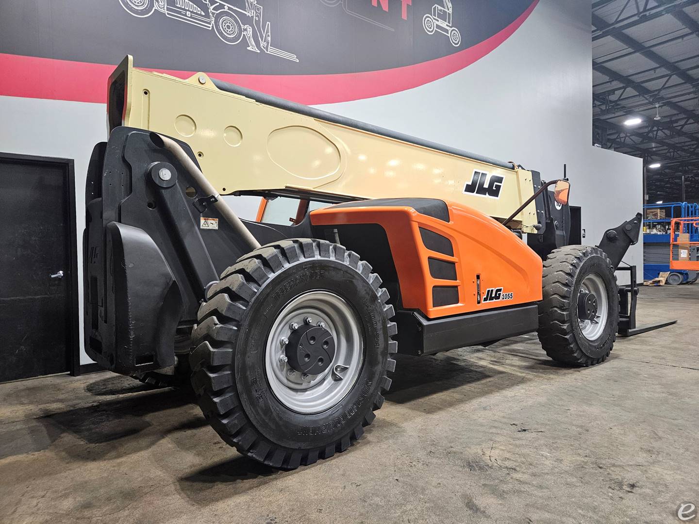 2018 JLG 1055
