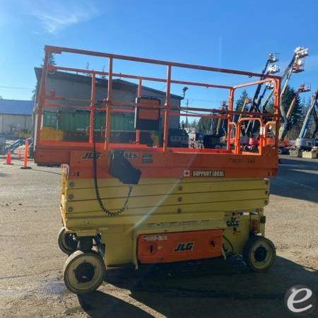 2017 JLG ES2646