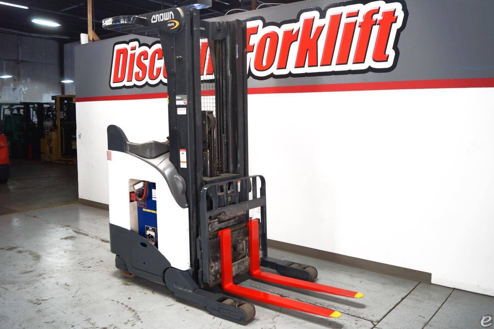 2008 Crown RR5715-40 Electric Reach Truck - 123Forklift
