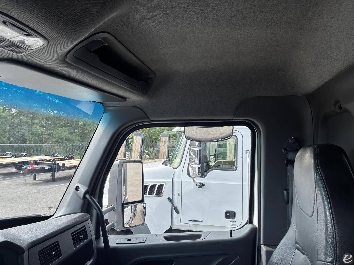 2023 Peterbilt 548