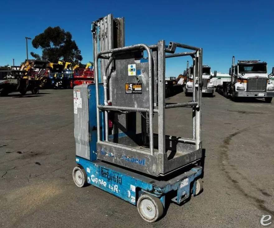 2015 Genie GR-20 Electric Scissor Lift - 123Forklift