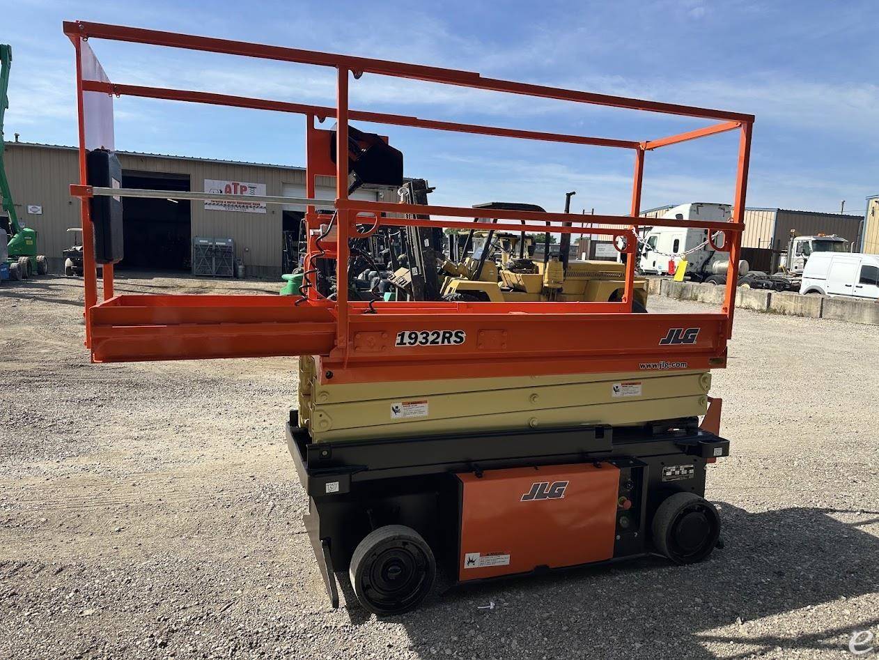 2015 JLG 1932RS