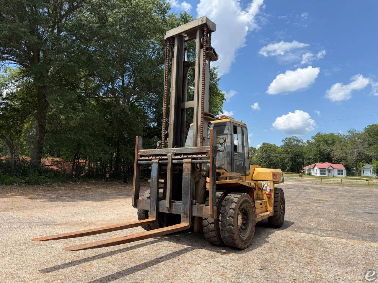 2000 Cat DP135