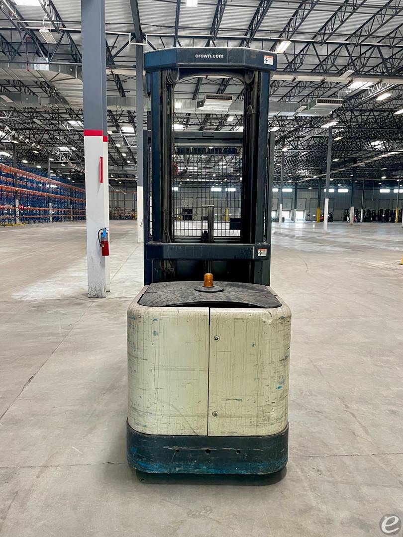 2012 Crown SP3520-30 Electric Order Picker - 123Forklift
