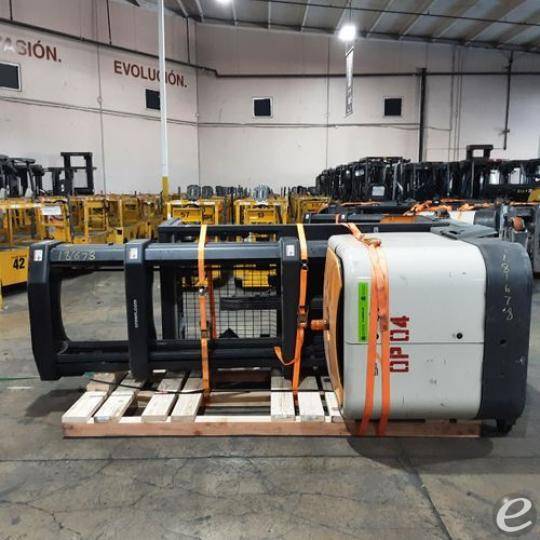 2016 Crown SP4030-30 Electric Order Picker - 123Forklift