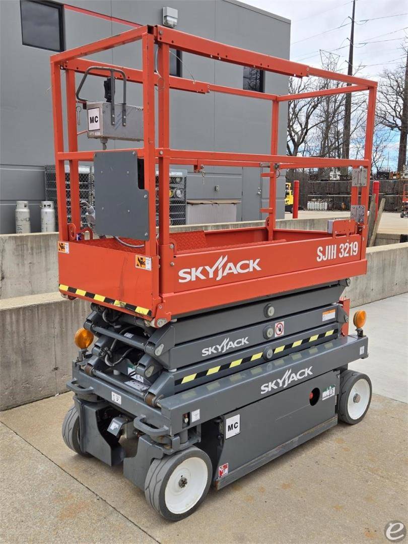 2019 Skyjack SJIII3219 Electric Scissor Lift - 123Forklift
