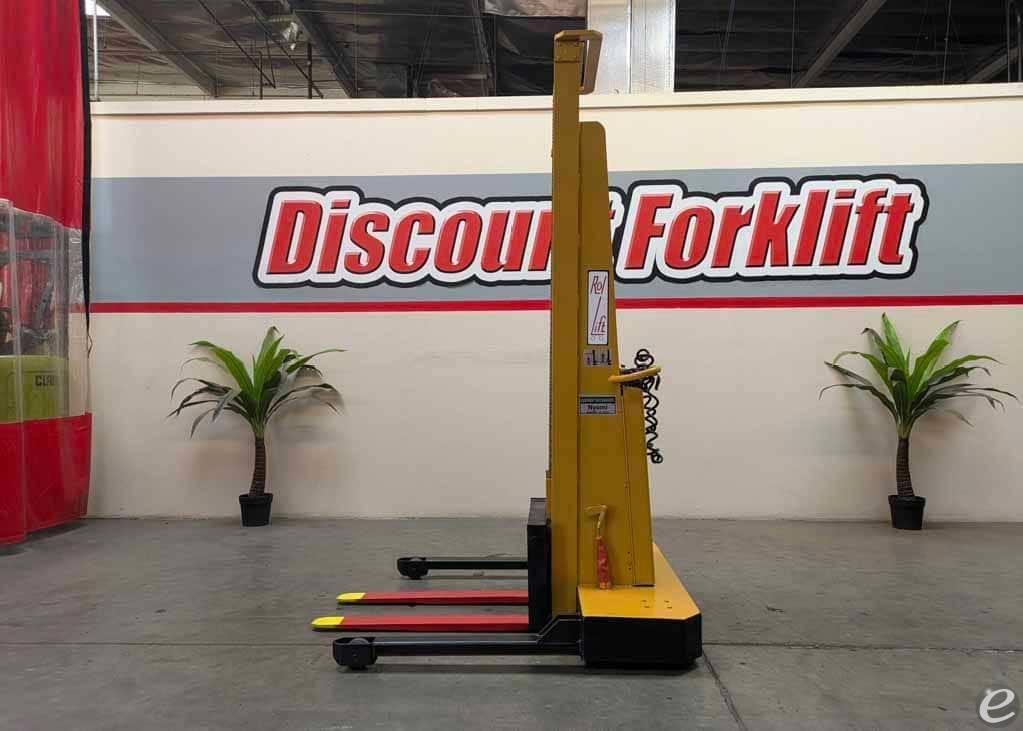  Rol-Lift 7520 Electric Forklift - 123Forklift