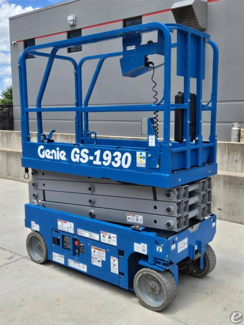 2017 Genie GS1930 Electric Scissor Lift - 123Forklift