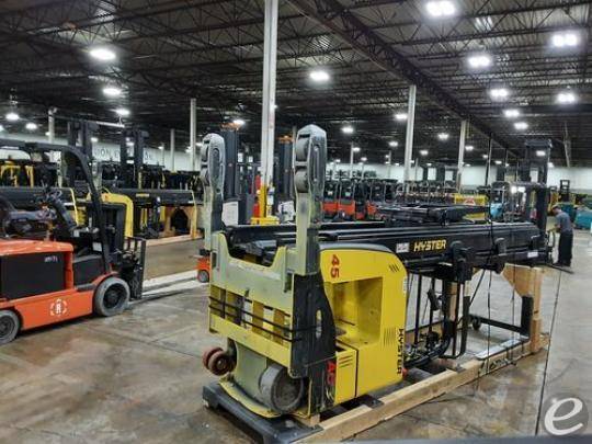 2017 Hyster N45ZR2-21.5 Electric Reach Truck - 123Forklift