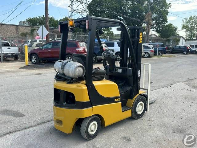2017 Yale GLP030VXNRAE084