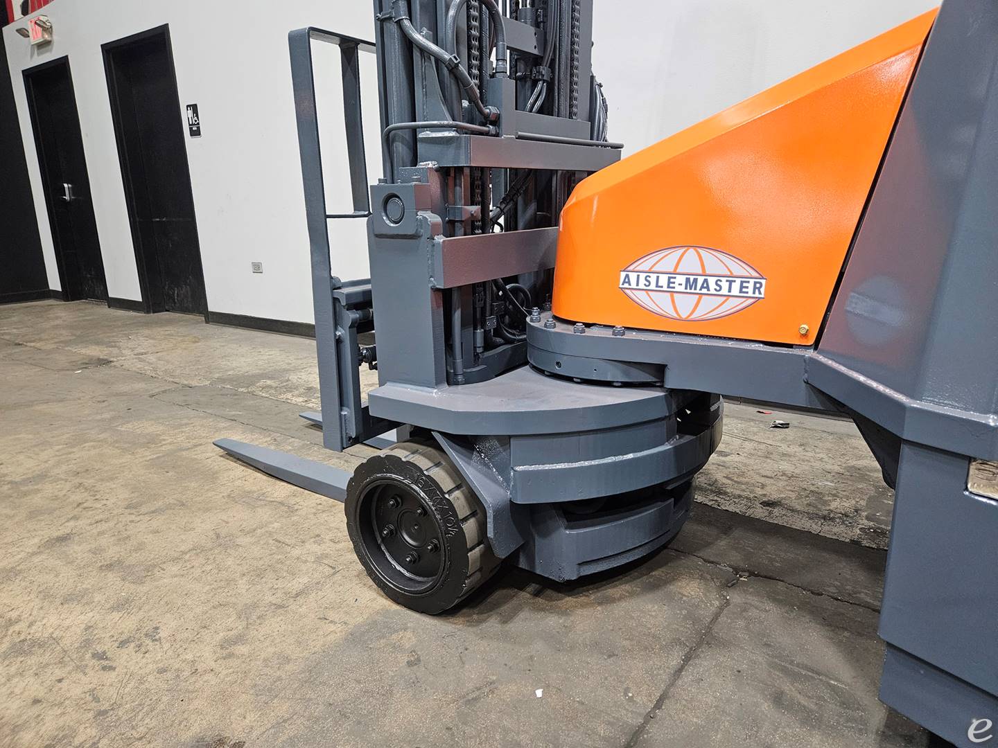 2015 Aisle-Master 44S