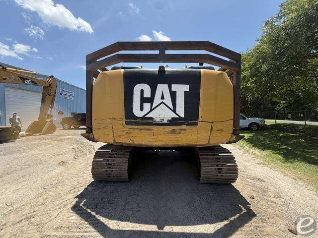 2016 Cat 323
