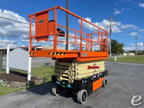 2023 JLG R4045
