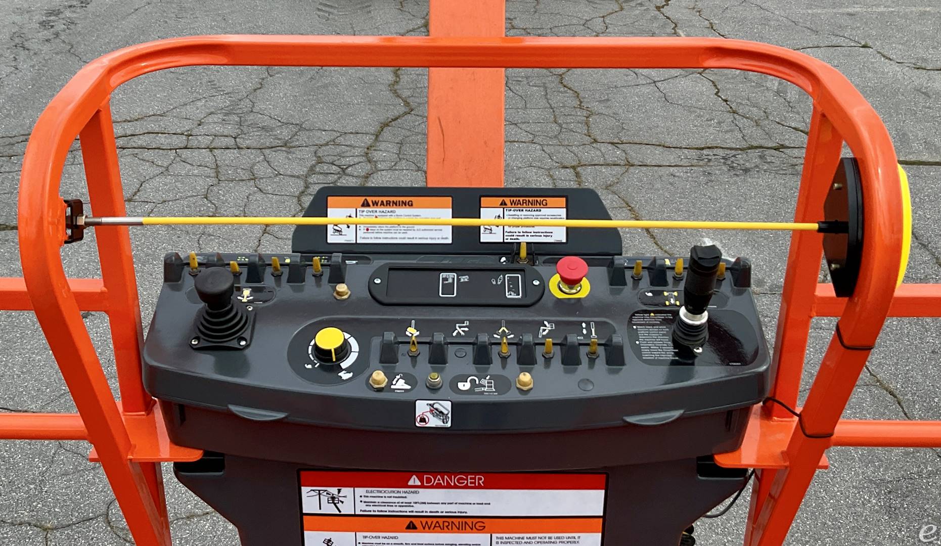 2013 JLG 1200SJP