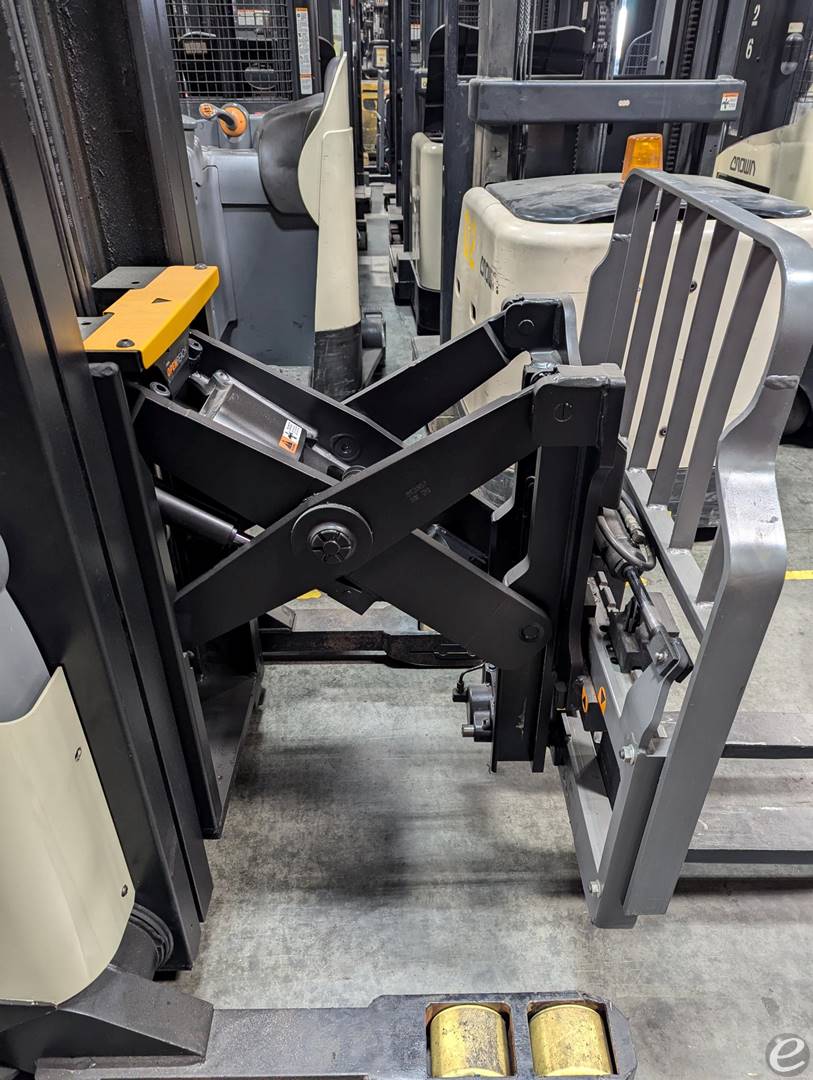 2020 Crown RR5795S-45