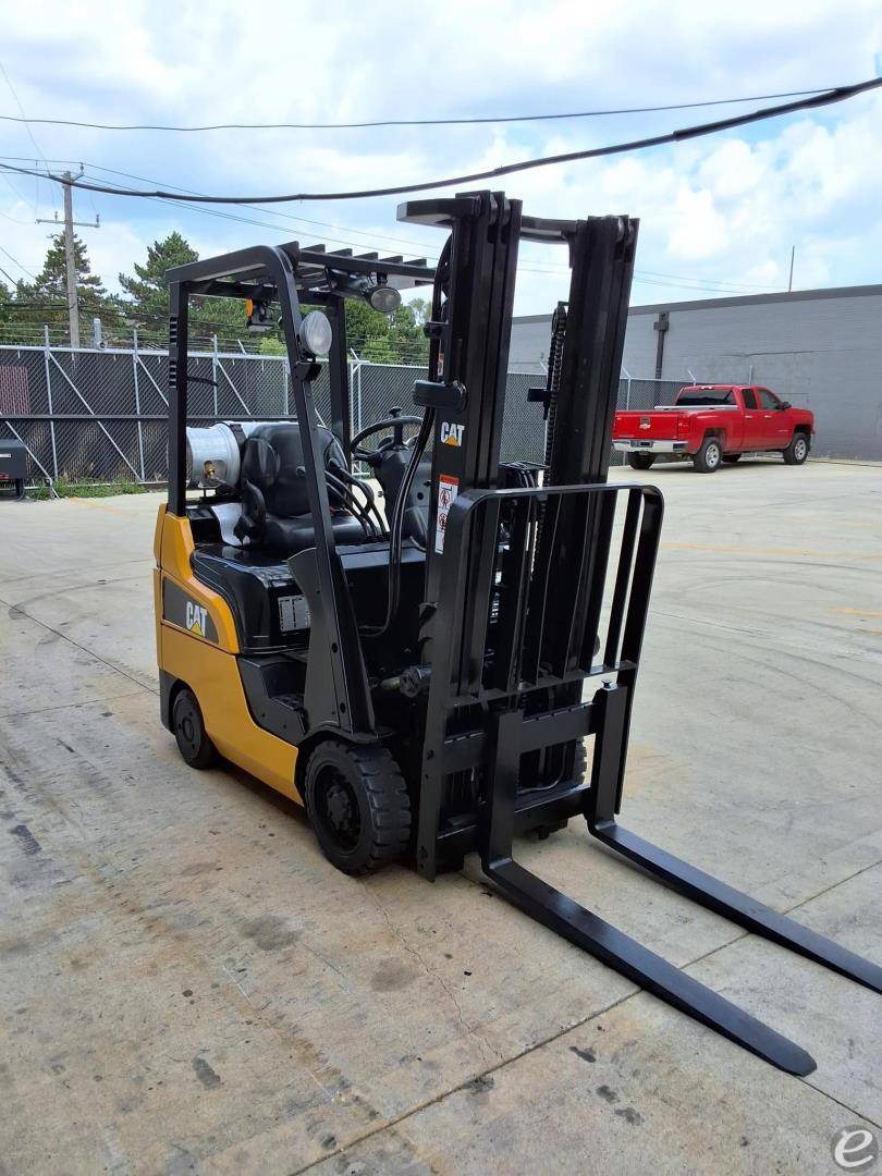 2011 Mitsubishi FGC15N